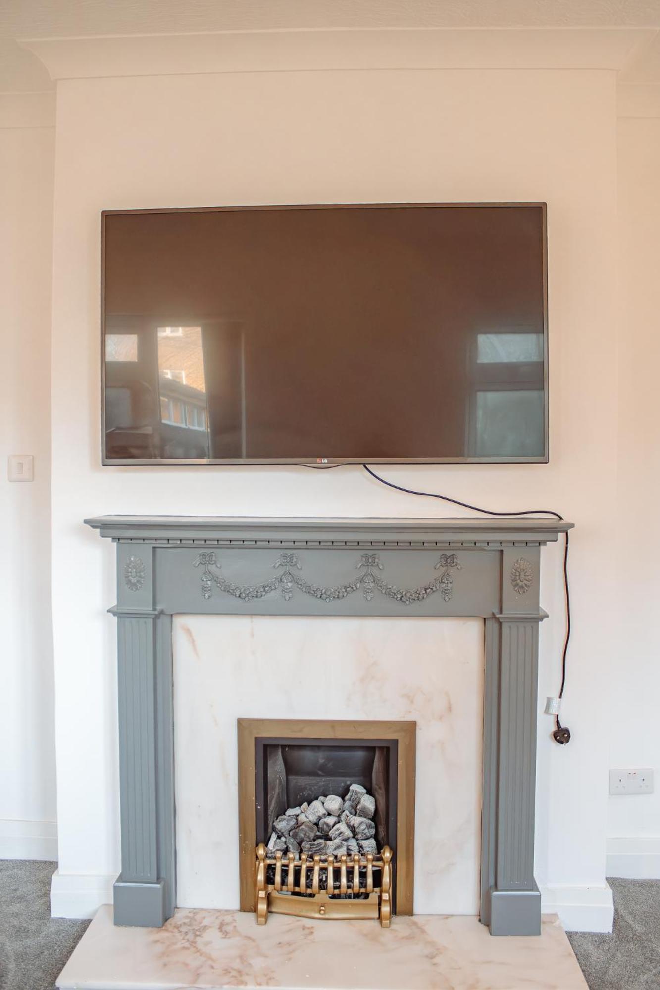 Spacious 4-Bed Flat - 10 Mins To City Centre Leeds  Ngoại thất bức ảnh